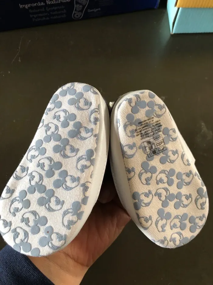 Chaussures bébé disney Mickey 9 12 mois - photo numéro 2