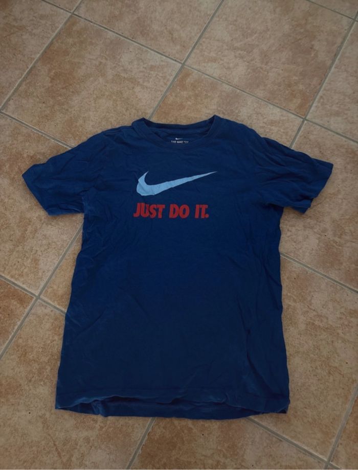 t shirt nike