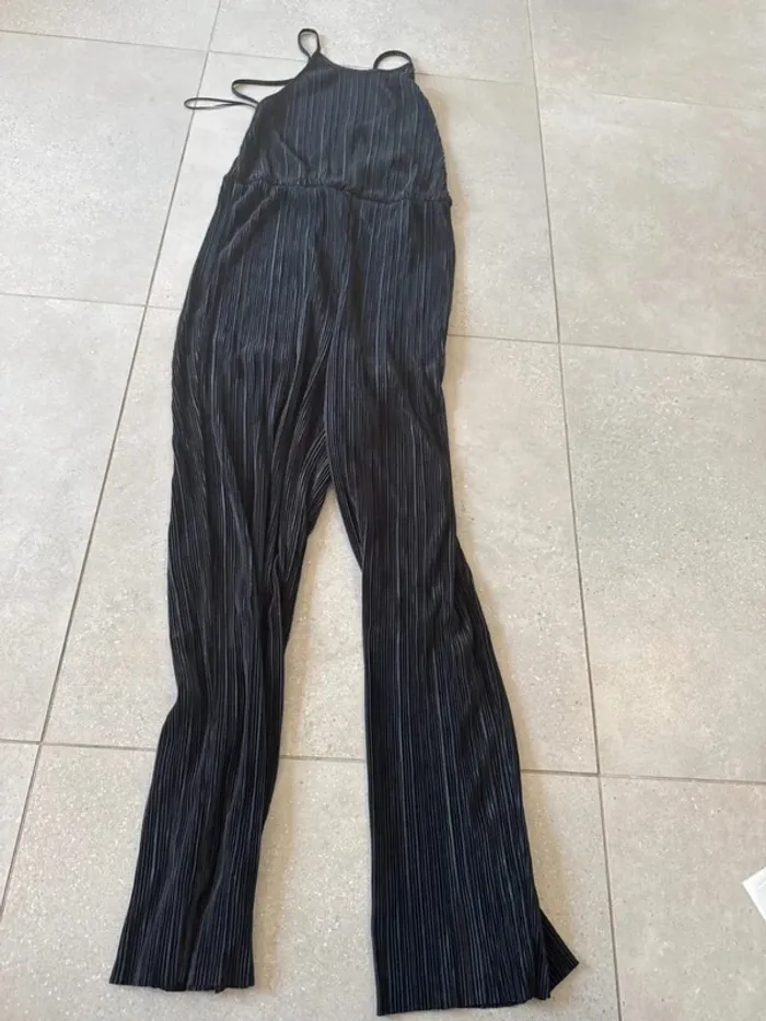 Combinaison noire JDY taille XL, neuve avec étiquette, valeur 40€ longueur 175cm