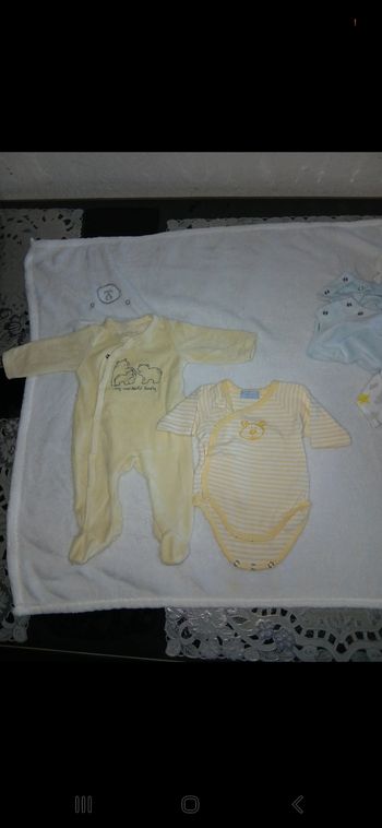 Ensemble bodies et pyjama