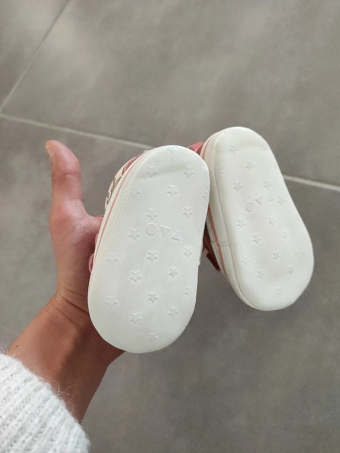 Chaussures bébé 3-6 mois - photo numéro 4