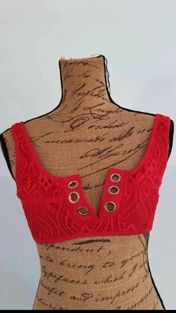 Petit  haut  rouge  femme  taille s/m