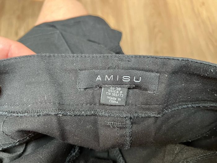 Short pour femme Amisu taille 38 couleur noir très bon état - photo numéro 3