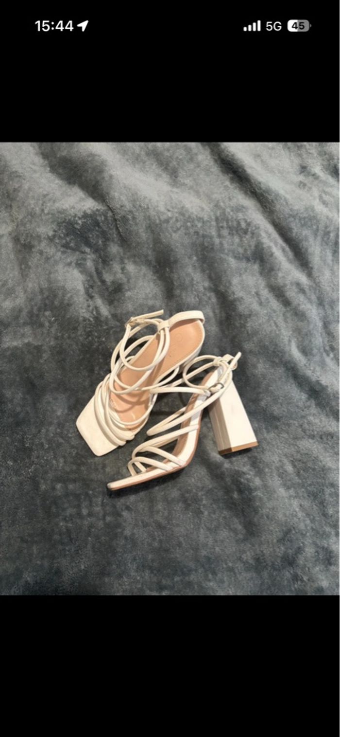Chaussures à talons blanc