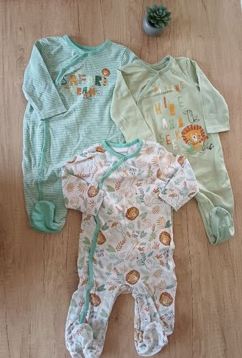 Lot 3 pyjamas