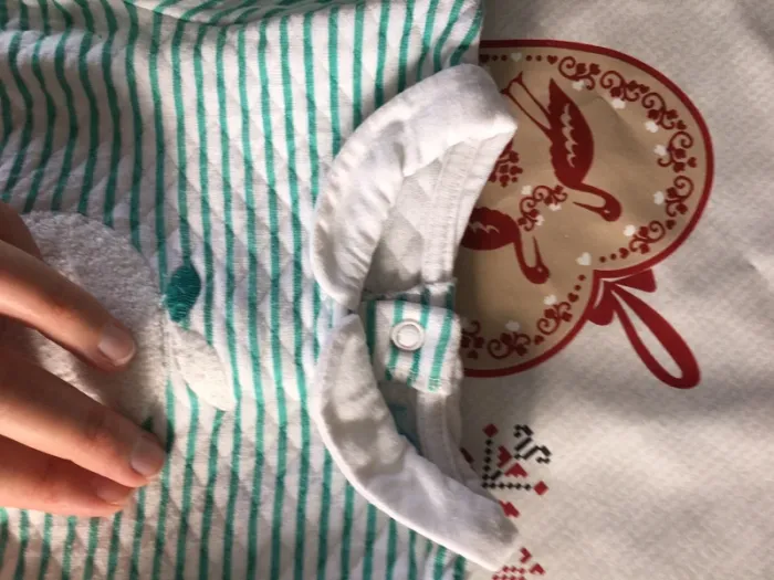 Blouse verte et blanche printanière 12M mixte - photo numéro 3