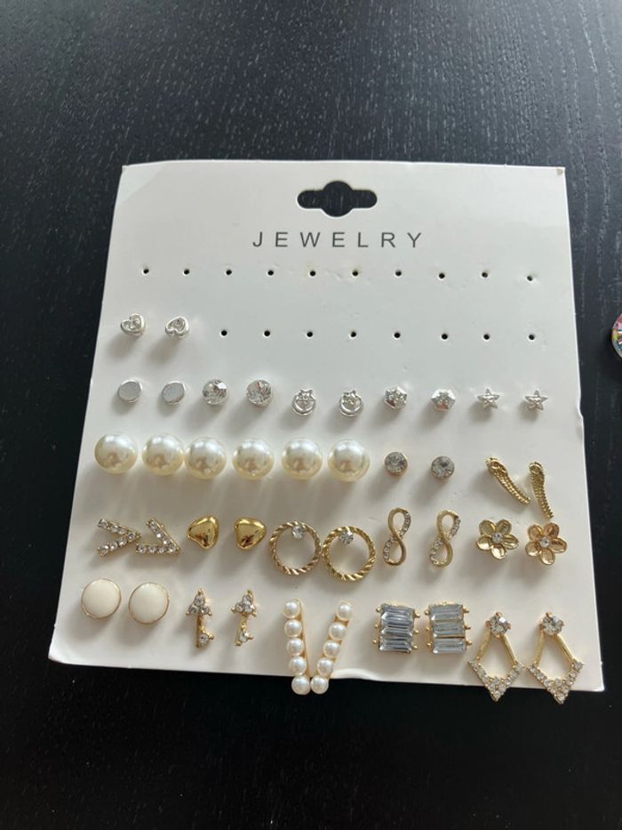 Lot de boucles d’oreille - photo numéro 2