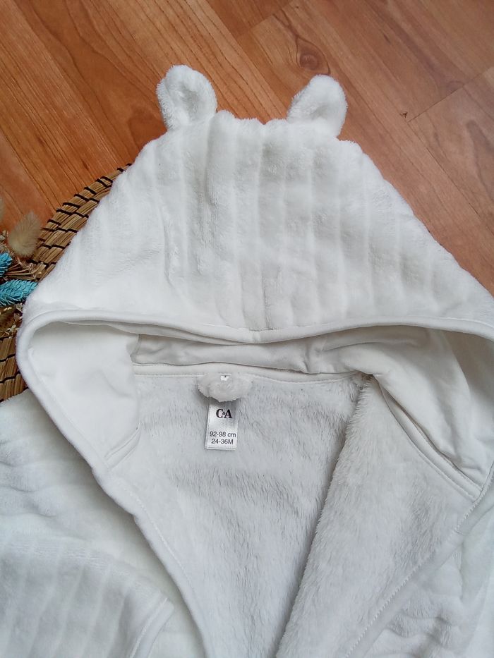 Peignoir blanc à capuche C&A taille 24/36 mois - photo numéro 2
