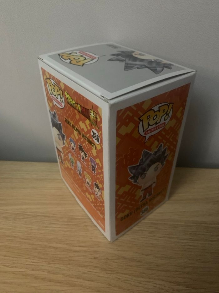 Funko pop goku ( ultra instinct) 386 - photo numéro 3