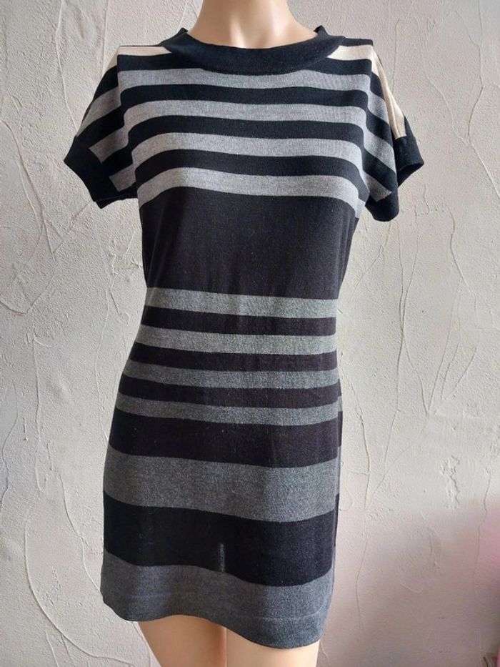 Robe rayée en noir et gris Taille XS