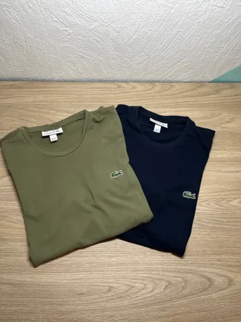 Lot de 2 T-shirts Lacoste - taille S - couleur, marine et kaki