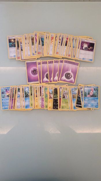 Lot 83 cartes Pokémon