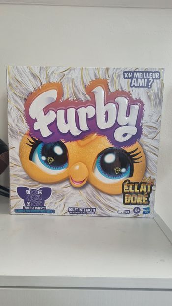 Furby éclat doré blanc doré