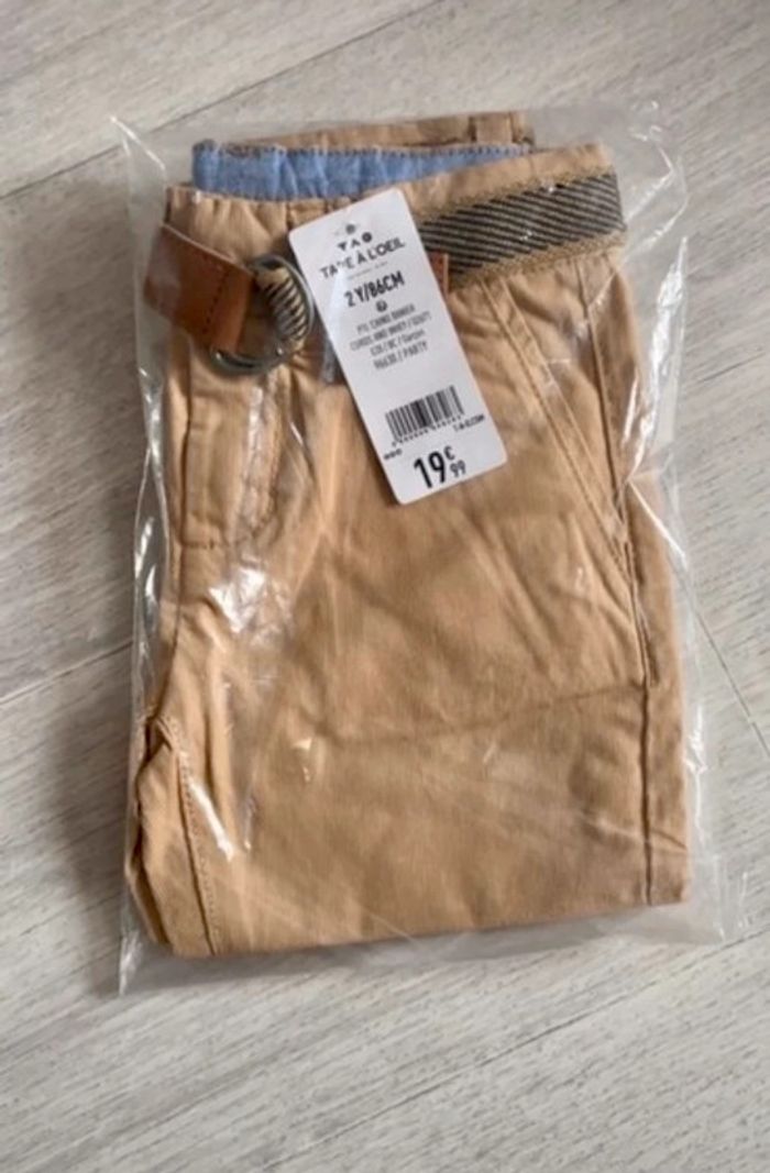 Pantalon droit avec ceinture