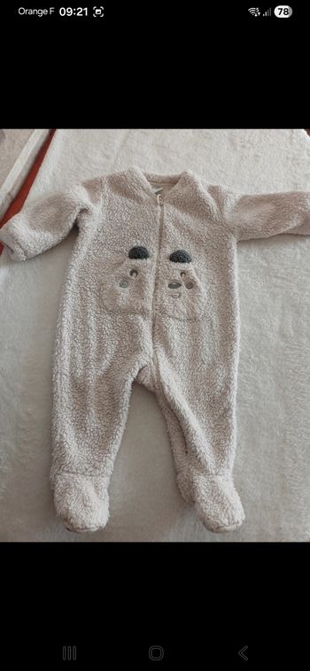 Pyjama bébé taille 6 mois