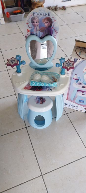 coiffeuse reine des neiges