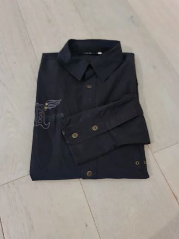Chemise neuve taille S (taille grand)