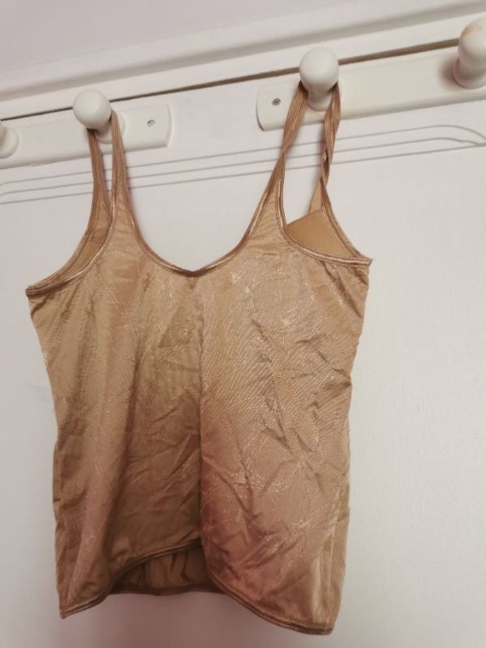 Petit haut débardeur à bretelles, T 36 lingerie ou autre