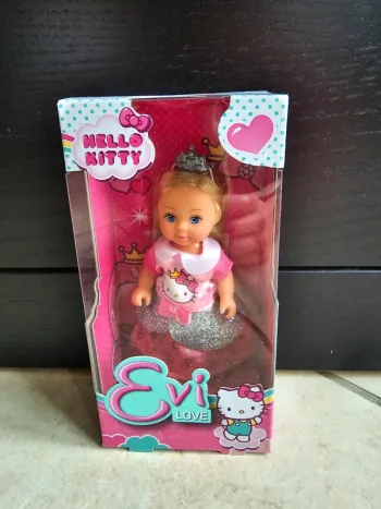 mini poupée princesse Hello kitty Evi love