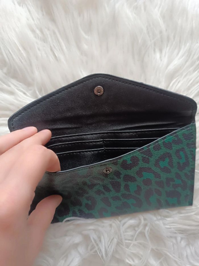 Pochette/ portefeuille vert motif léopard Neuf - photo numéro 4