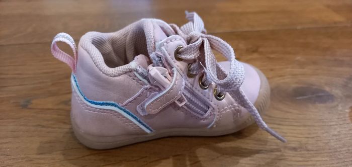 Chaussures premiers pas cuir neuves - photo numéro 2