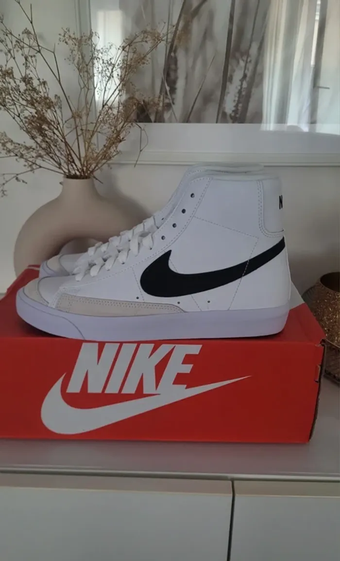 Nike Blazer Junior neuves 38.5 - photo numéro 2