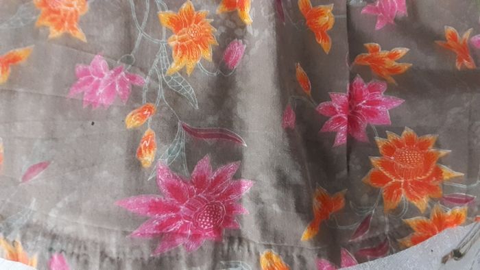 Jupe kaki motif fleurs orange et rose - photo numéro 2