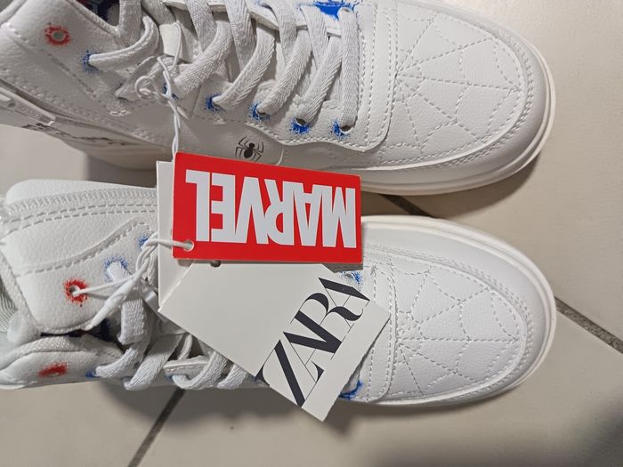 Baskets blanches Marvel neuves T36 - photo numéro 9