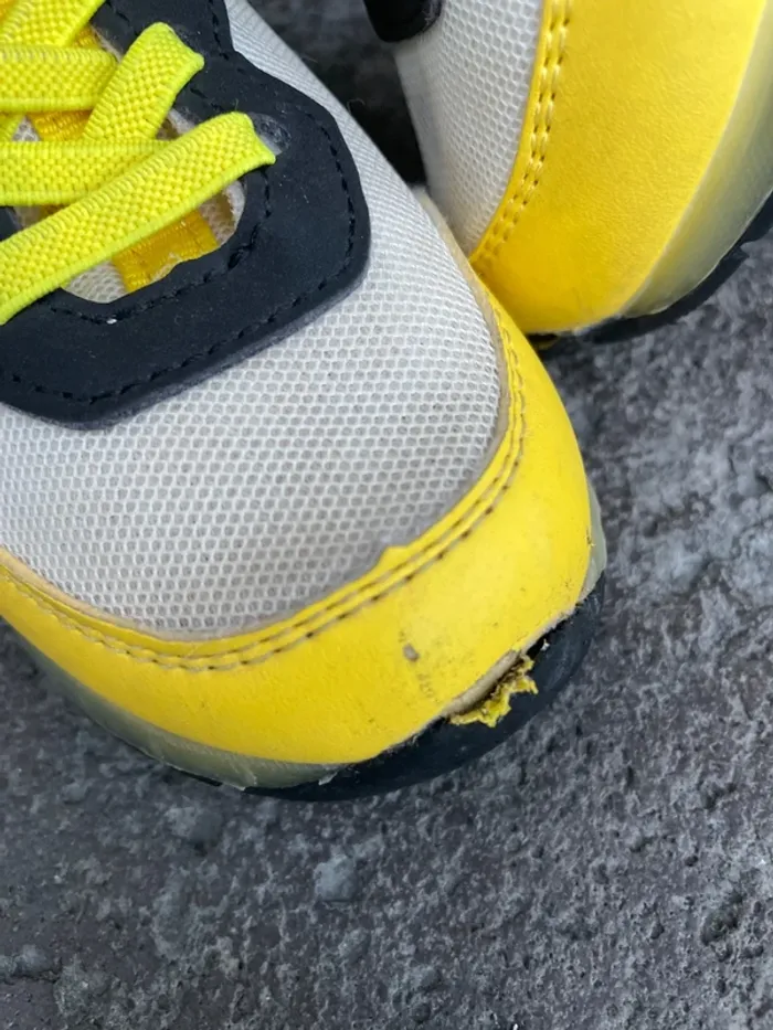 Chaussure lumineuse scratch pikachu T25/26 - photo numéro 3