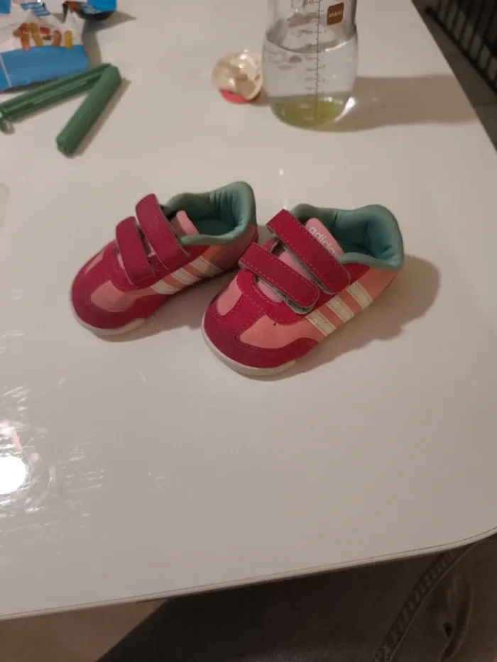 Chaussure Adidas 18 - photo numéro 2
