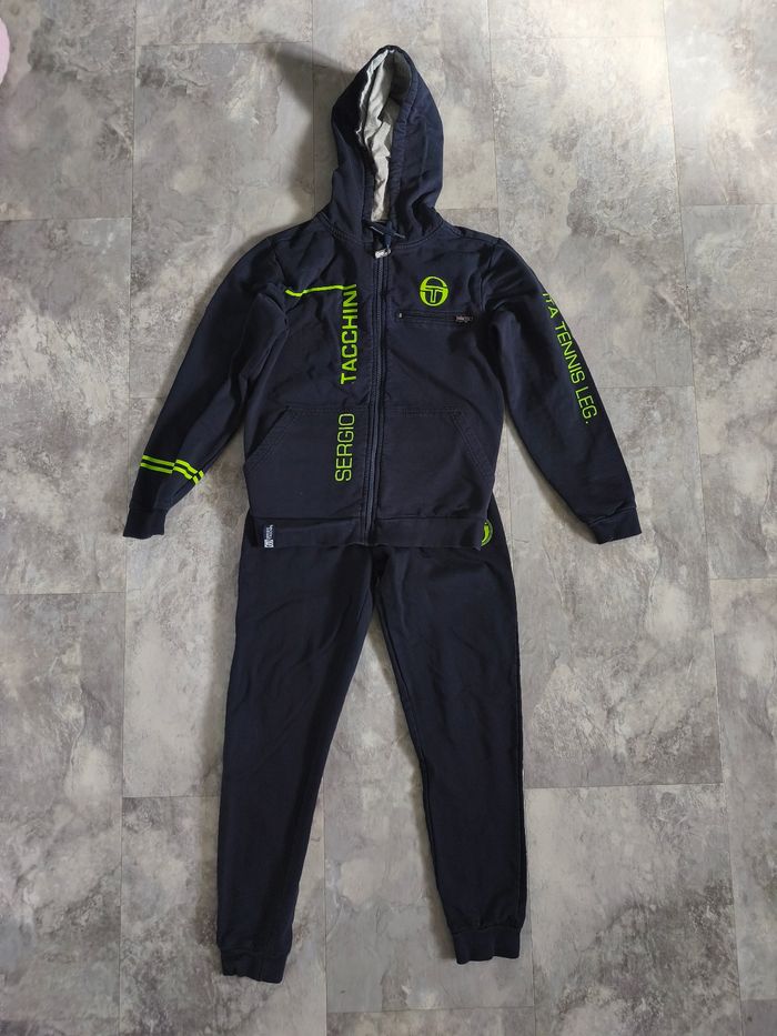 Survêtement bleu marine Sergio Tacchini taille 10 ans