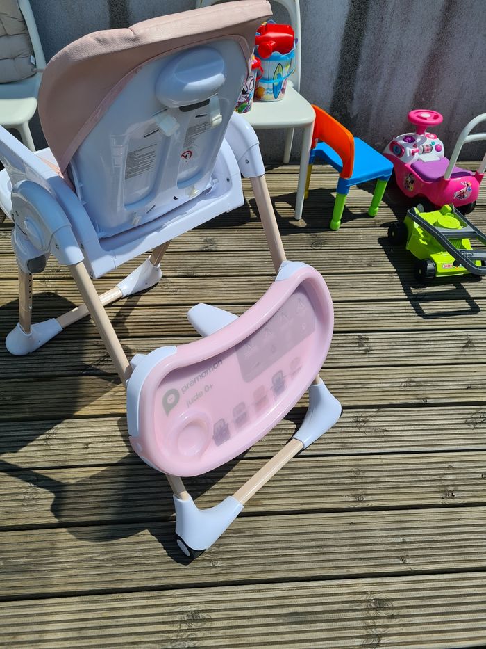 A vendre lots chaise haute, kangourou, couffin - photo numéro 2