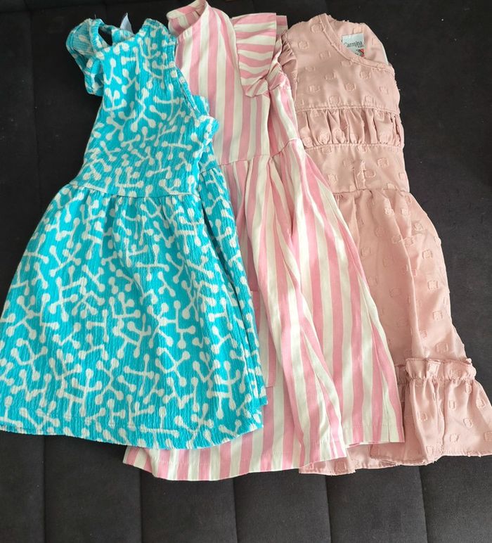 Lot 3 robe fille 2 ans – Parfait état 🌸
