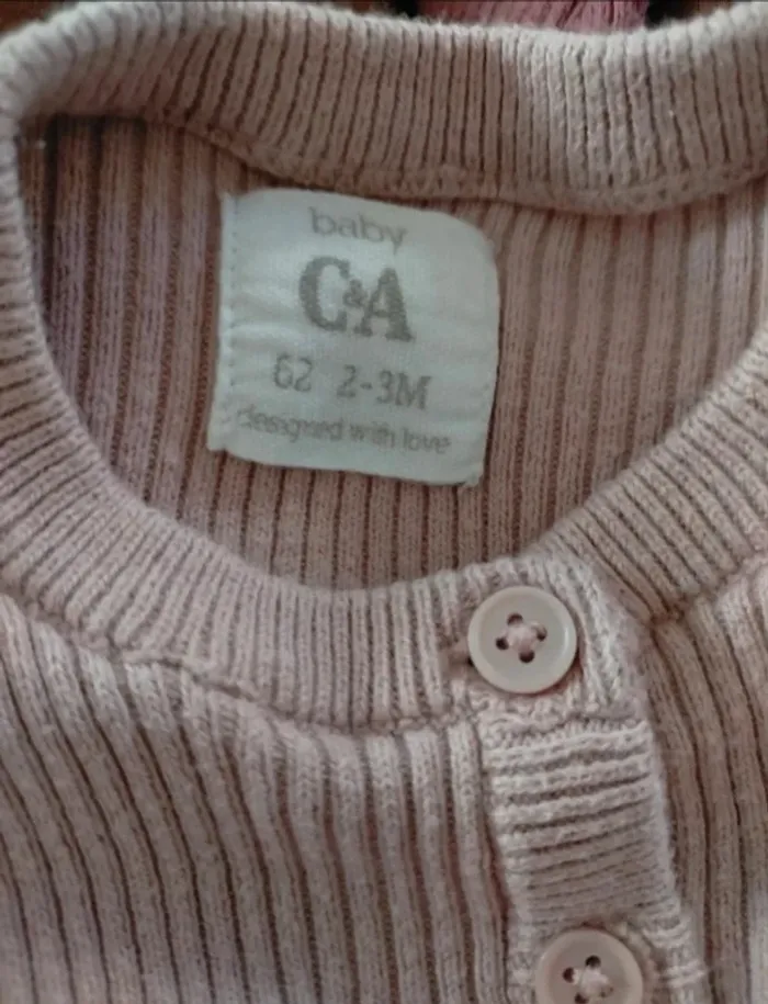 Gilets 3 mois ( 62 cms) - photo numéro 4