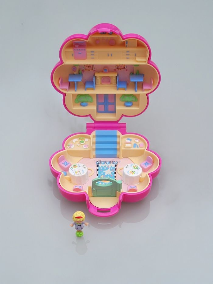 Polly pocket restaurant