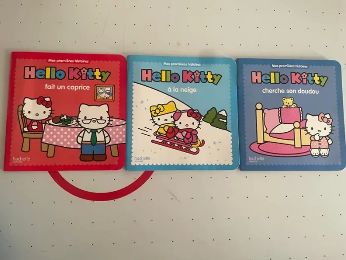 3 livres hello kitty