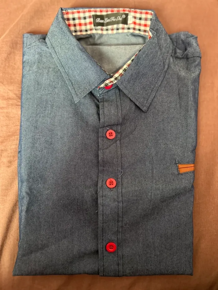 chemise bleu foncé
