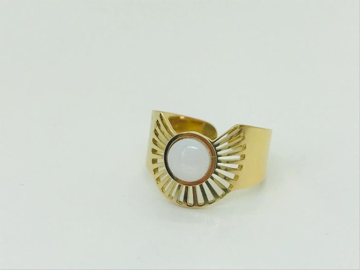 Bague ajourée dorée et nacre - photo numéro 3