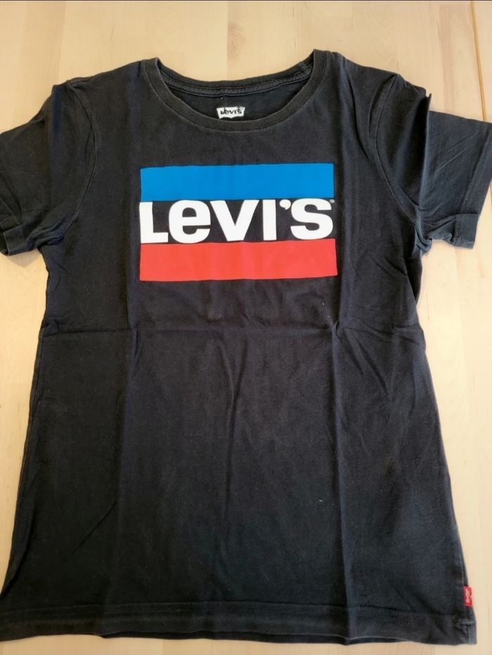T-Shirt Levi's À Manches Courtes, noir, taille 16 ans, très bon état - photo numéro 2