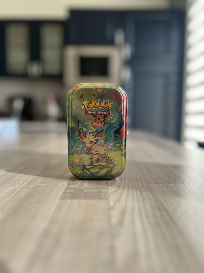 Mini-tins Pokémon Evolutions Prismatiques 8.5 FR Scellé Phyllali