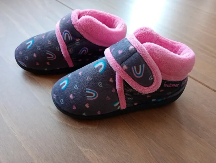 Chaussons/ pantoufles/ mémoire de forme/ Isotoner/ taille 25/ taille 8 (USA) - photo numéro 2