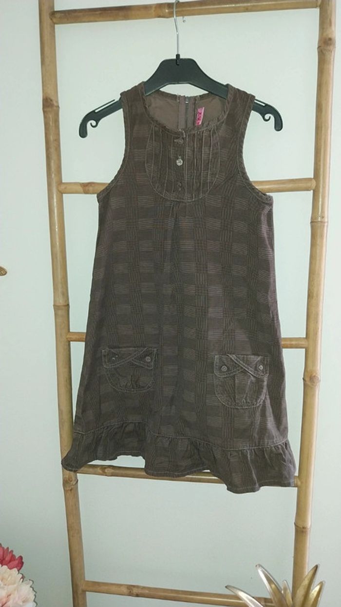 Robe sans manches marron imprimée carreaux by NKY Très bon état 8 ans