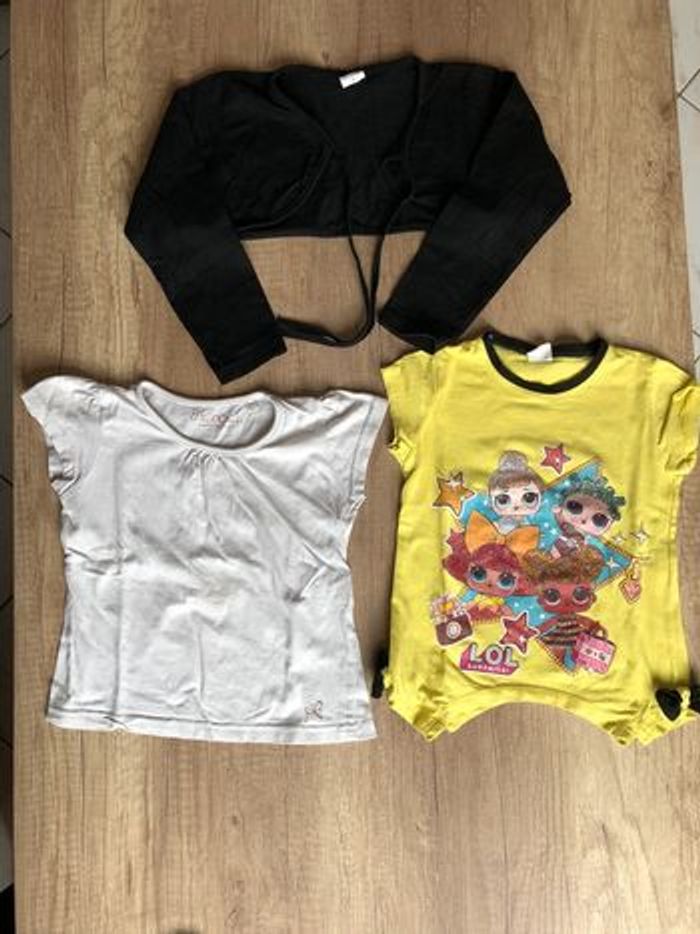 Lot tee shirt et boléro