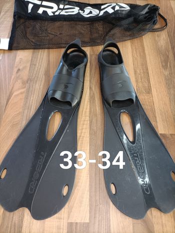Palmes noires Tribord 33-34 avec son sac