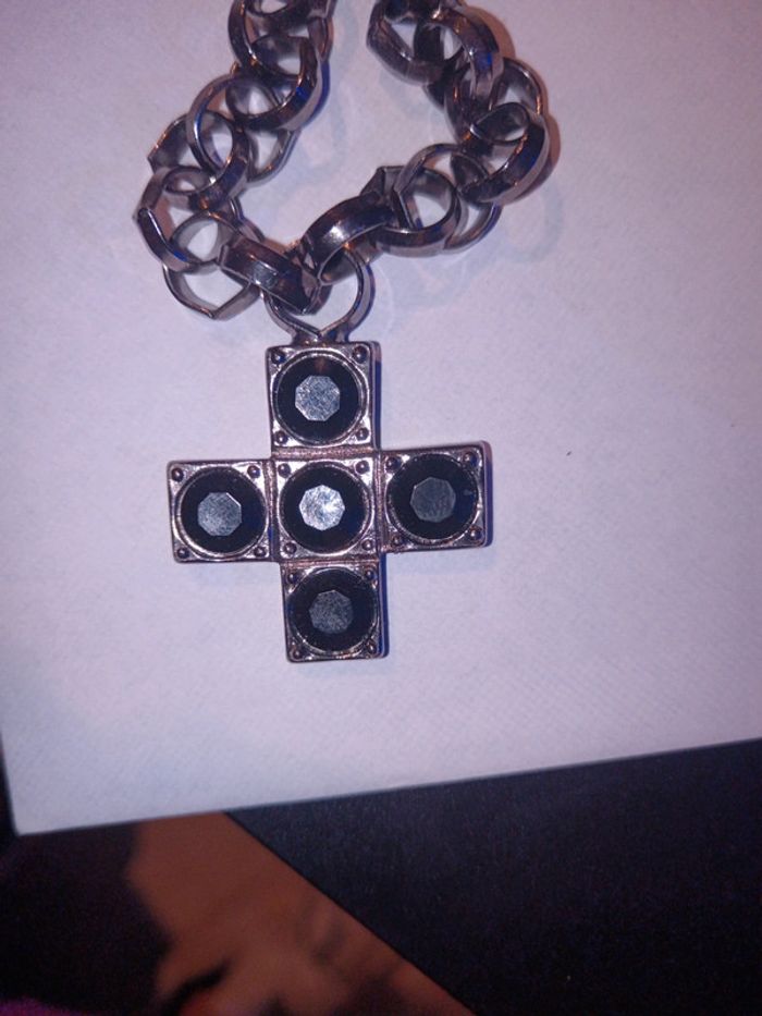Chaîne avec croix - photo numéro 4