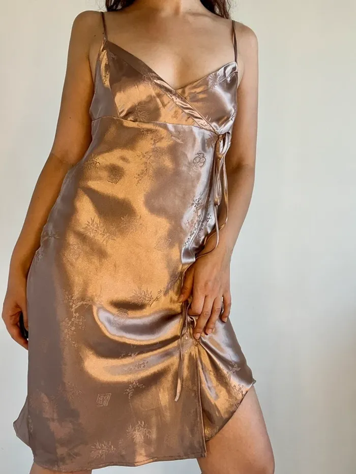 Robe vintage y2k beige en satin taille L 🐚 - photo numéro 4