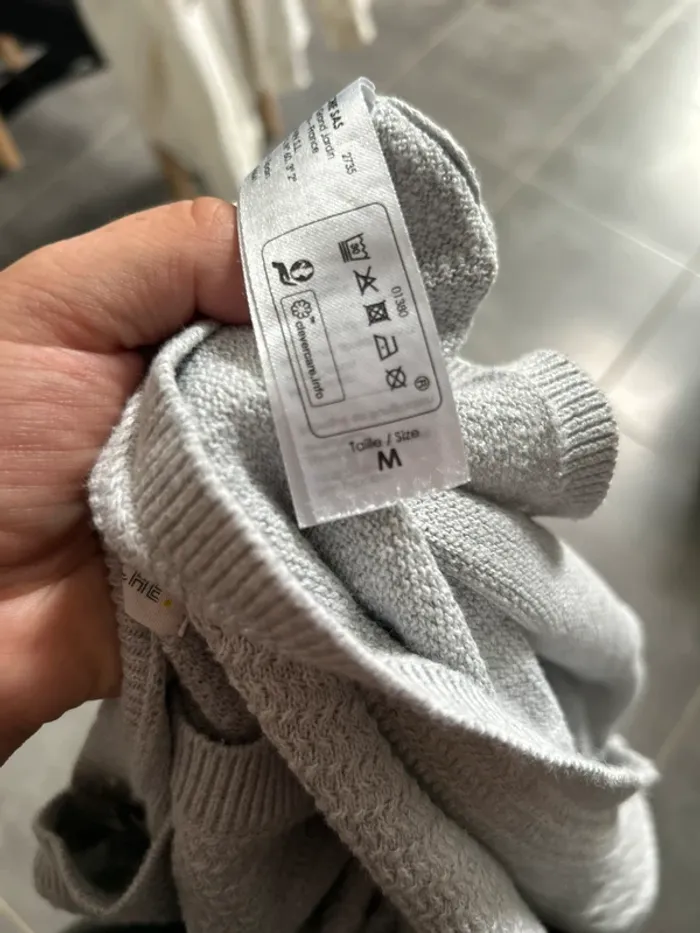 Pull léger taille M - photo numéro 6