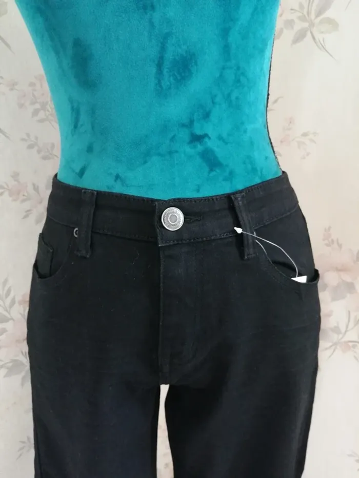 Pantacourt noir en jeans stretch  / gémo / (40) - photo numéro 4