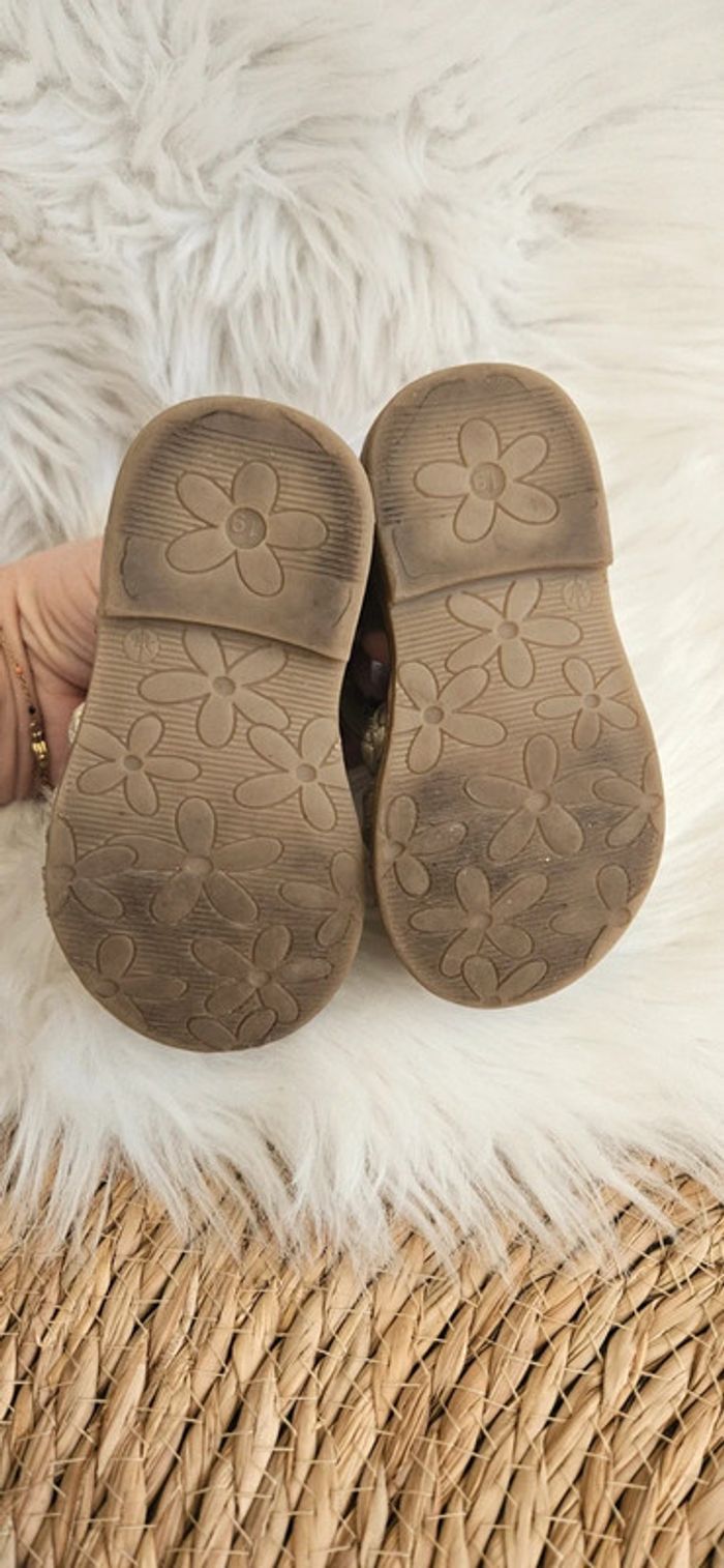 Paire de sandalette taille 19 fille - photo numéro 4