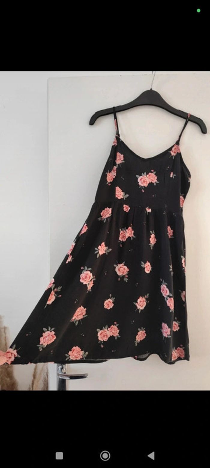 Robe noire à fleurs à fines bretelles taille 34 H&M - photo numéro 4